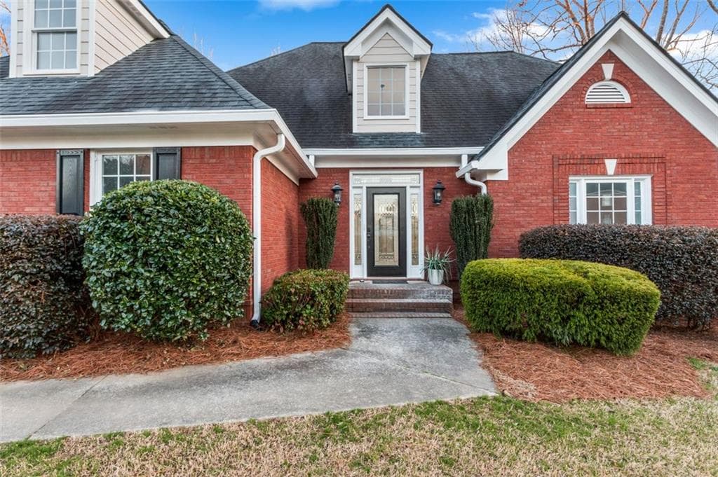6 bedroom, 4 bathroom, 2,914 sq ft single family residence sold at 816 IVY RIDGE Drive, Loganville, GA 30052