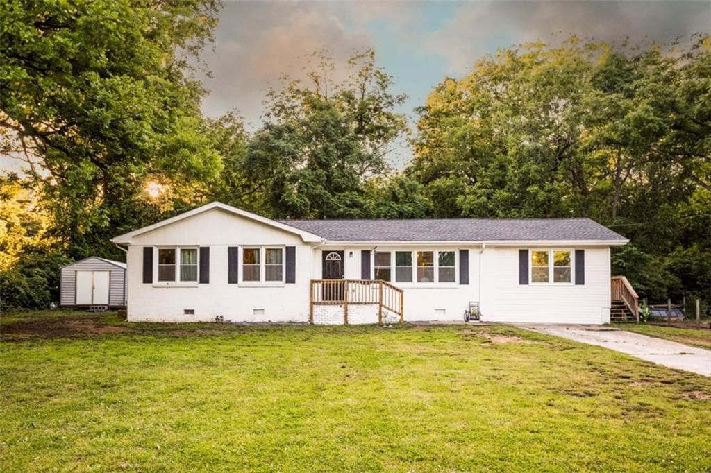 3 bedroom, 2 bathroom, 1,489 sq ft single family residence sold at 361 N Dogwood Avenue, Social Circle, GA 30025