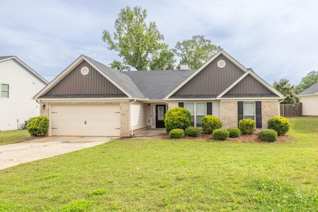 4 bedroom, 3 bathroom single family residence sold at 1405 River mist Circle, Jefferson, GA 30549