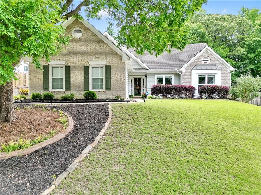 3 bedroom, 2 bathroom, 1,652 sq ft single family residence sold at 3320 Goldmist Drive, Buford, GA 30519