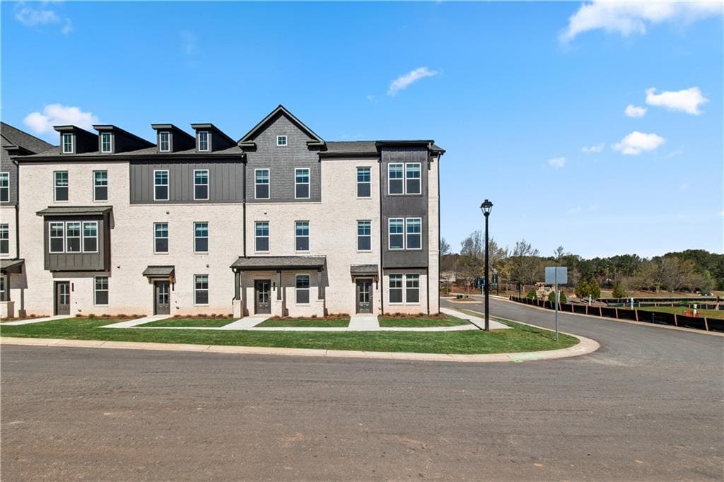 202 Daybreak Lane, Newnan, GA 30265 — most recent listing photo