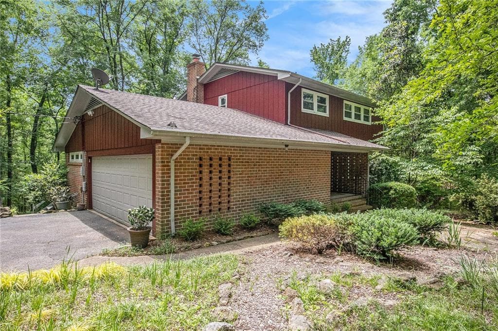 4 bedroom, 4 bathroom single family residence sold at 165 Red Fox Run, Athens, GA 30605