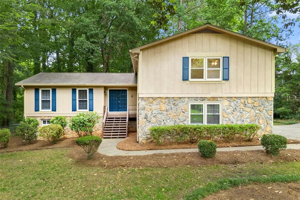 5 bedroom, 4 bathroom, 2,832 sq ft single family residence sold at 1415 HIALEAH Court, Marietta, GA 30062
