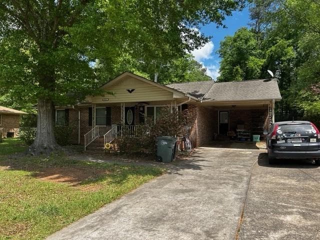 3 bedroom, 3 bathroom single family residence sold at 312 Leola Drive, Griffin, GA 30224