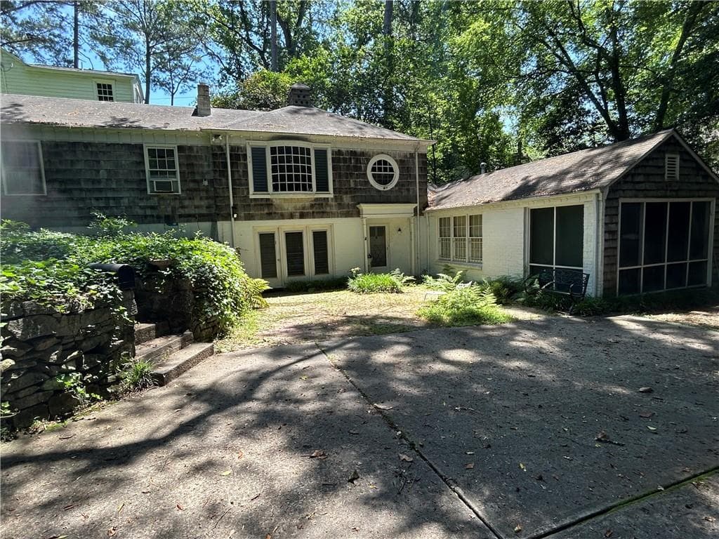 4 bedroom, 3 bathroom, 1,649 sq ft single family residence sold at 181 Eureka Drive, Atlanta, GA 30305