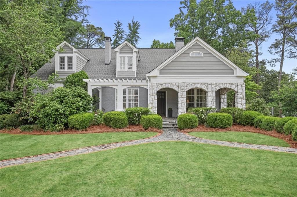 3 bedroom, 4 bathroom single family residence sold at 635 Wilson Road, Atlanta, GA 30318