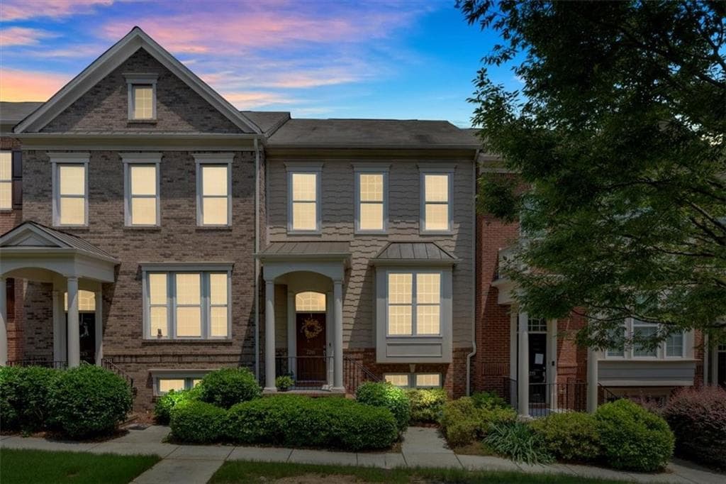 3 bedroom, 4 bathroom, 1,871 sq ft townhouse sold at 2281 Millhaven Street 18, Smyrna, GA 30080