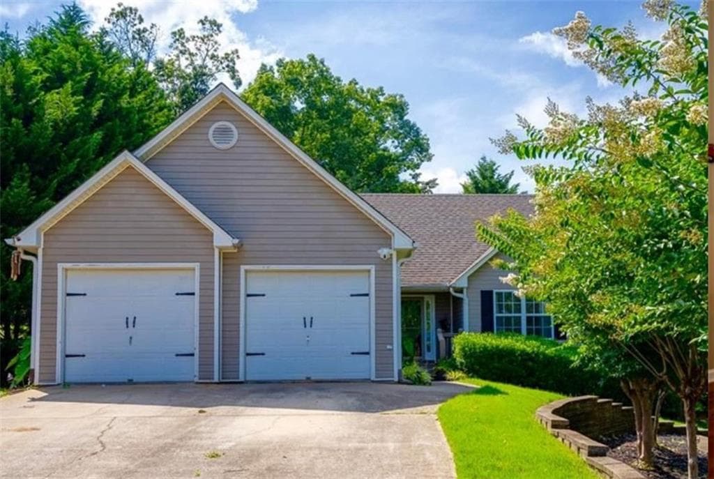 4 bedroom, 3 bathroom, 2,501 sq ft single family residence sold at 7005 Ridge Way, Gainesville, GA 30506
