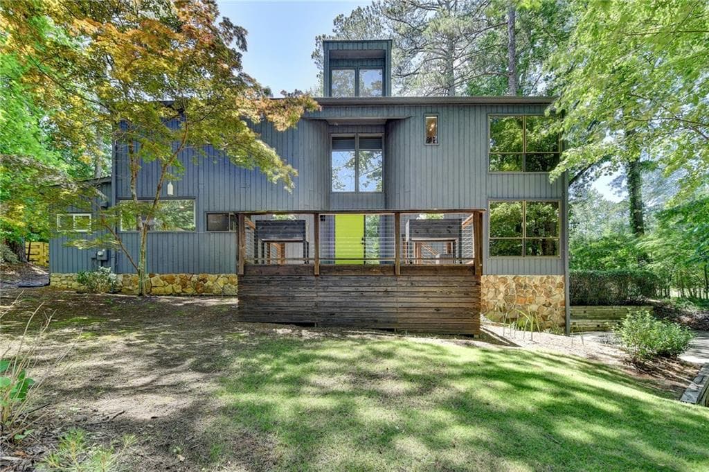 4 bedroom, 3 bathroom single family residence sold at 945 Tiber Circle, Alpharetta, GA 30022