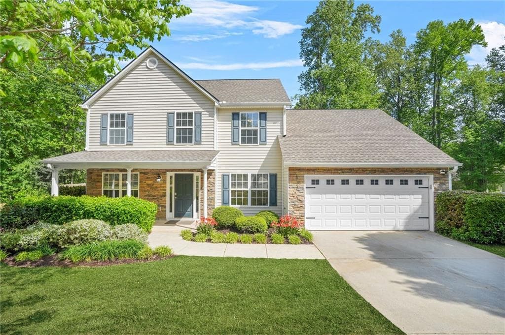 3 bedroom, 3 bathroom, 2,002 sq ft single family residence sold at 182 Garden Manor Court, Loganville, GA 30052