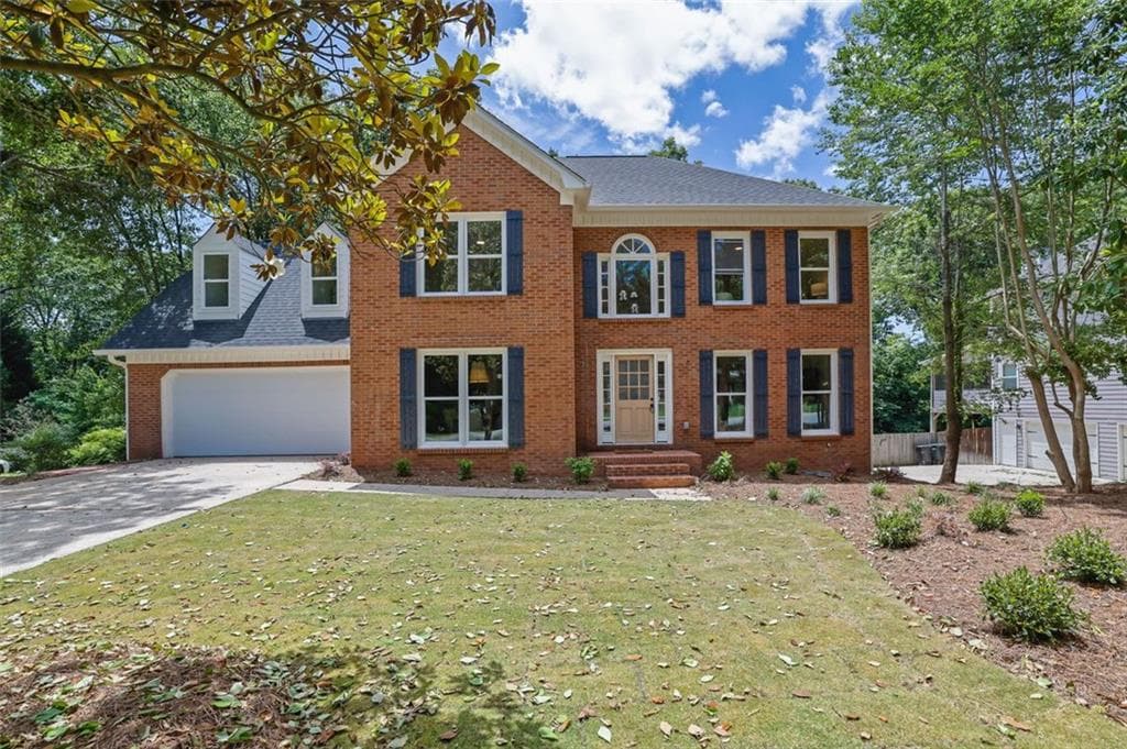 5 bedroom, 4 bathroom single family residence sold at 4999 Willow Creek Drive, Woodstock, GA 30188