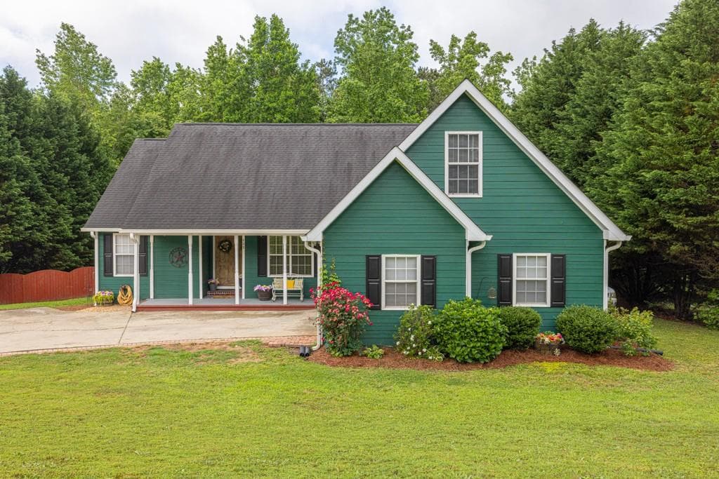 4 bedroom, 4 bathroom single family residence sold at 408 Arrowhatchee Drive, Winder, GA 30680