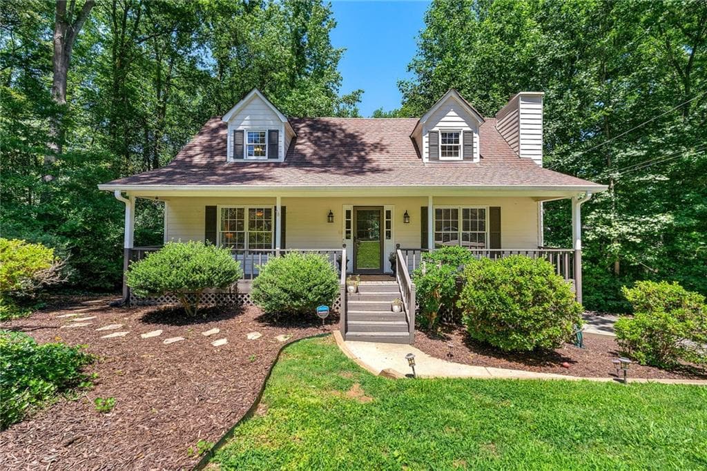 3 bedroom, 2 bathroom single family residence sold at 4150 Kalb Court, Smyrna, GA 30082