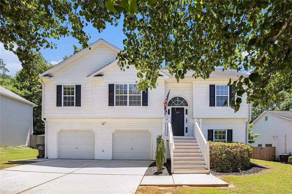 6195 QUEENSDALE Drive, Douglasville, GA 30135 — most recent listing photo