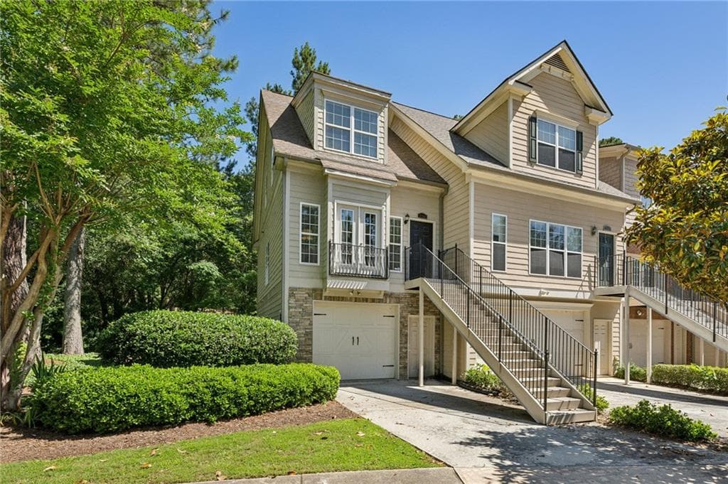 2 bedroom, 3 bathroom, 1,620 sq ft townhouse sold at 3150 Stonewyck Place, Decatur, GA 30033