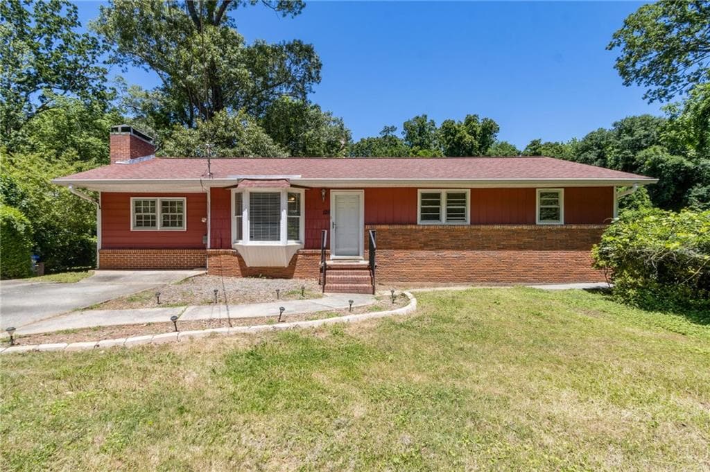 3 bedroom, 2 bathroom single family residence sold at 128 Mountain View Drive, Gainesville, GA 30501