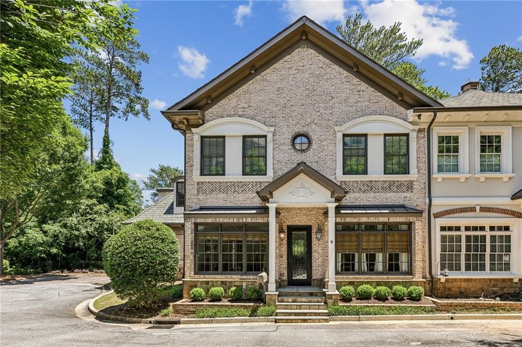 4 bedroom, 5 bathroom, 2,961 sq ft townhouse sold at 3113 Lenox Road 6, Atlanta, GA 30324