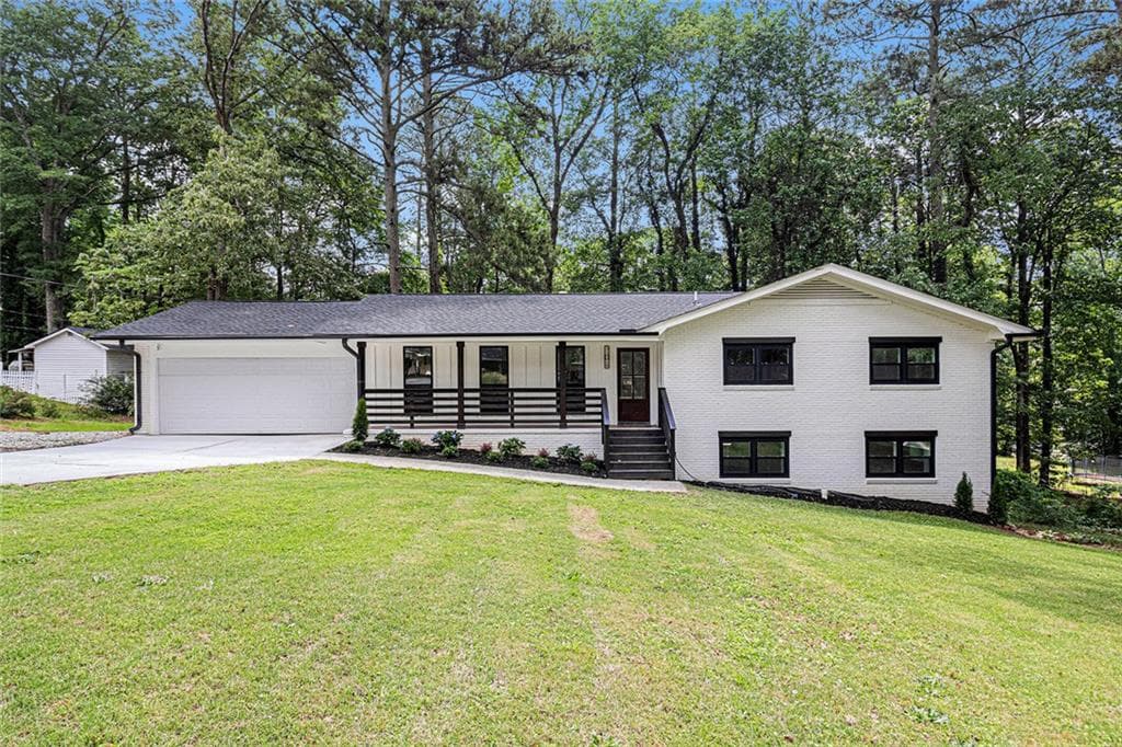 5 bedroom, 3 bathroom single family residence sold at 106 Hickory Avenue, Fayetteville, GA 30215