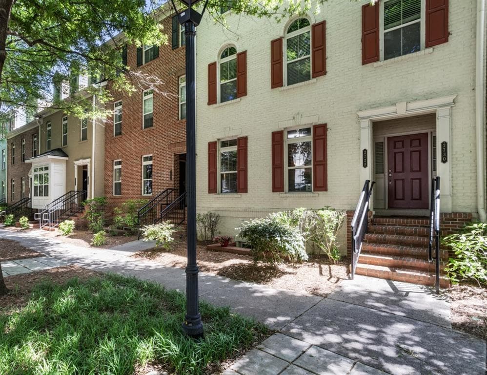 2 bedroom, 2 bathroom, 1,400 sq ft condominium sold at 2728 Wander Lane, Alpharetta, GA 30022