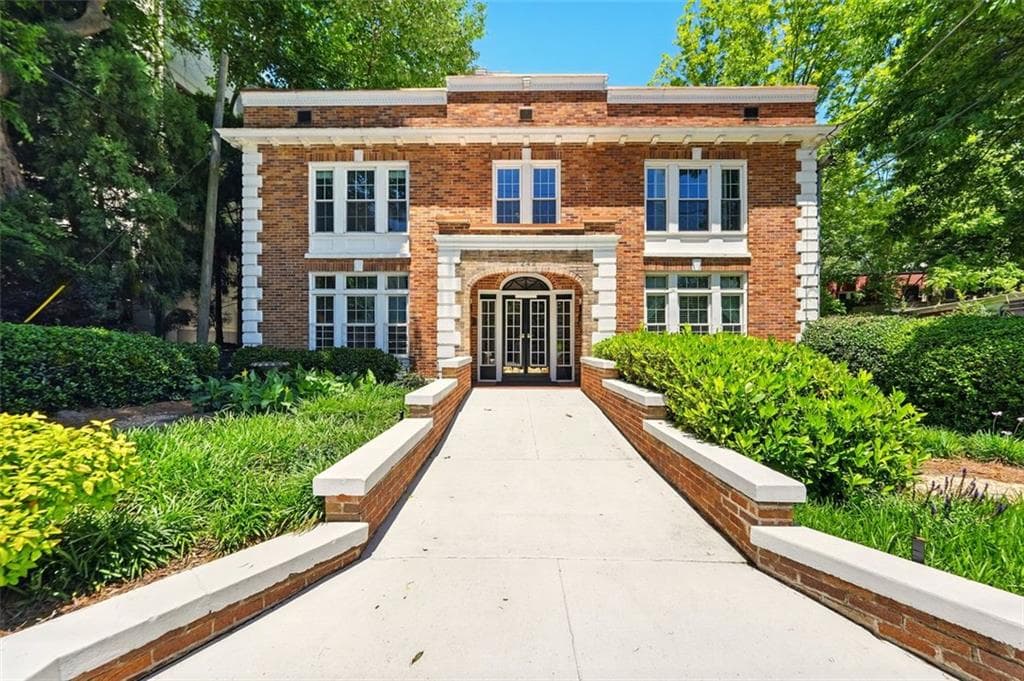 1 bedroom, 1 bathroom, 623 sq ft condominium sold at 242 12TH Street 1A, Atlanta, GA 30309