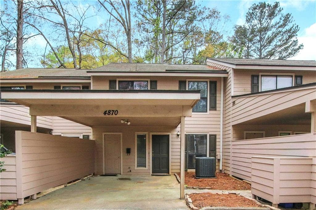 3 bedroom, 3 bathroom, 1,446 sq ft condominium sold at 4870 Twin Lakes Trail, Atlanta, GA 30360