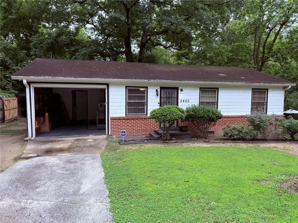 3 bedroom, 1 bathroom, 816 sq ft single family residence sold at 2800 Browntown Road, Atlanta, GA 30318