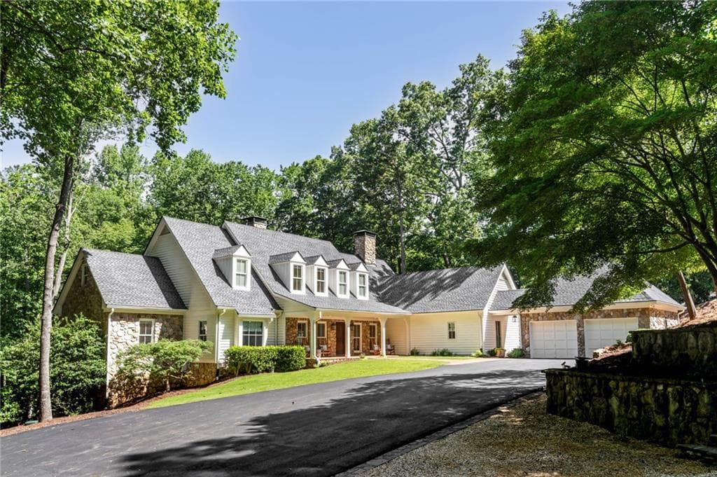 5 bedroom, 6 bathroom single family residence sold at 5205 Riverview Road, Atlanta, GA 30327