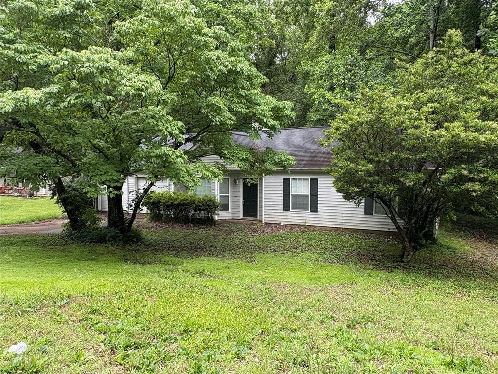 3 bedroom, 2 bathroom single family residence sold at 425 Rockingham Lane, Woodstock, GA 30189