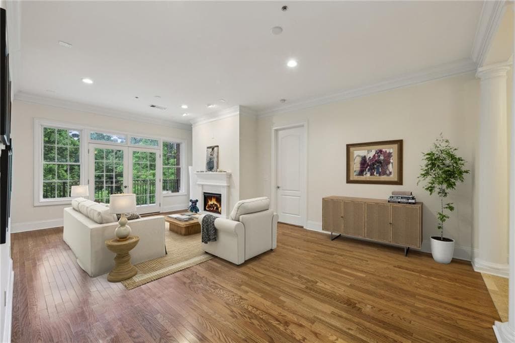 3 bedroom, 4 bathroom, 2,305 sq ft condominium sold at 3280 Stillhouse Lane 212, Atlanta, GA 30339