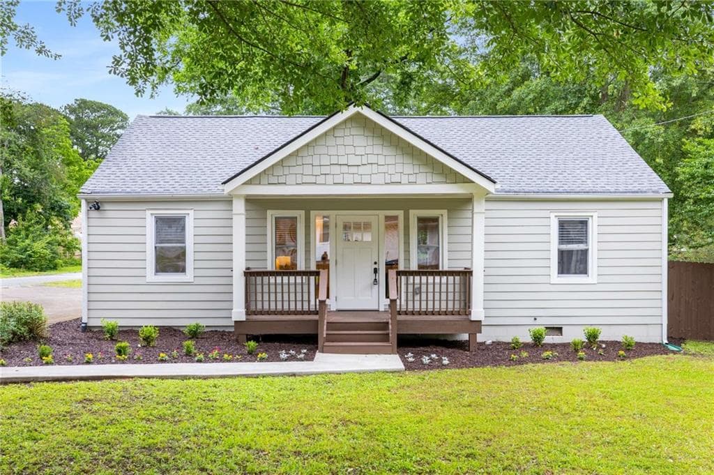 3 bedroom, 2 bathroom, 1,136 sq ft single family residence sold at 1927 Alexander Street, Smyrna, GA 30080