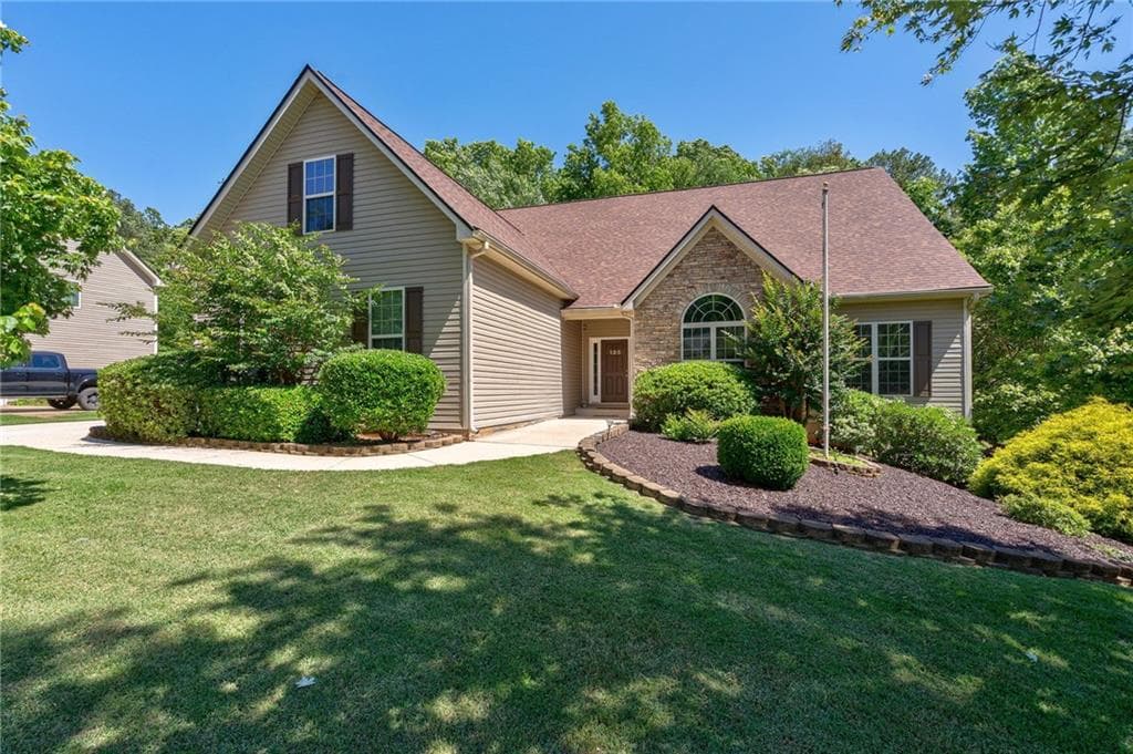 4 bedroom, 2 bathroom single family residence sold at 125 Laurel Oaks Lane, Jefferson, GA 30549