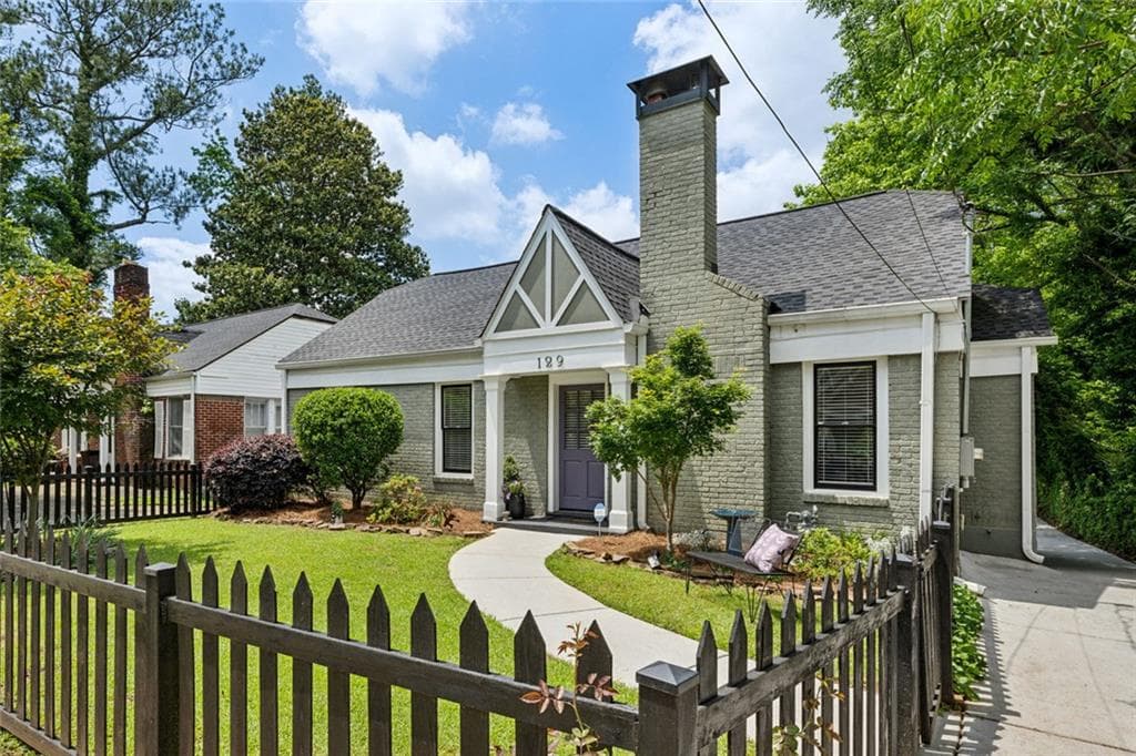3 bedroom, 2 bathroom, 1,393 sq ft single family residence sold at 129 2nd Avenue, Atlanta, GA 30317