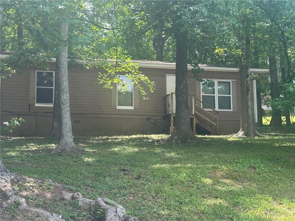 3 bedroom, 1 bathroom single family residence sold at 125 Sandy Springs Drive, Athens, GA 30601