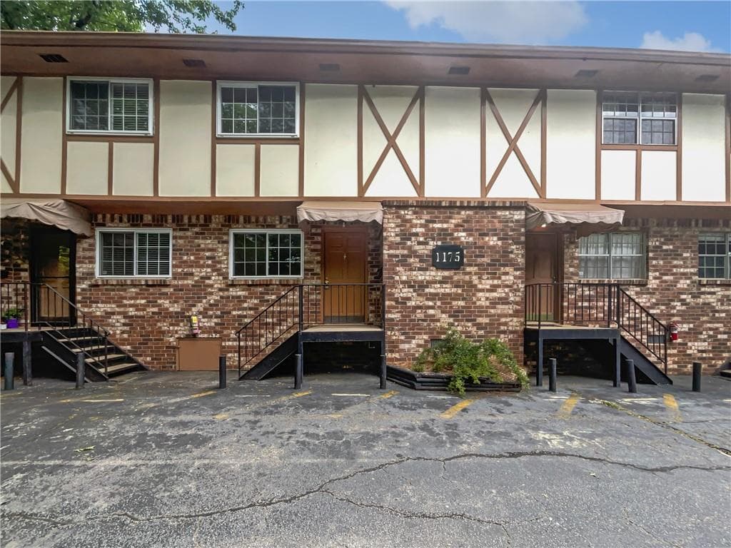 2 bedroom, 2 bathroom, 1,064 sq ft condominium sold at 1175 Church Street B, Decatur, GA 30030