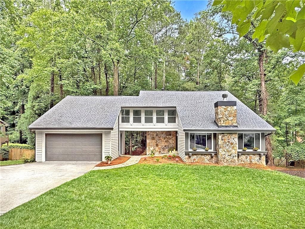 4 bedroom, 3 bathroom, 2,885 sq ft single family residence sold at 2435 Roxburgh Drive, Roswell, GA 30076