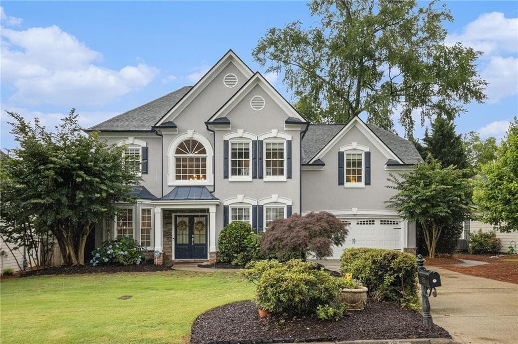 4 bedroom, 3 bathroom, 2,804 sq ft single family residence sold at 525 Arbor Creek Court, Roswell, GA 30076