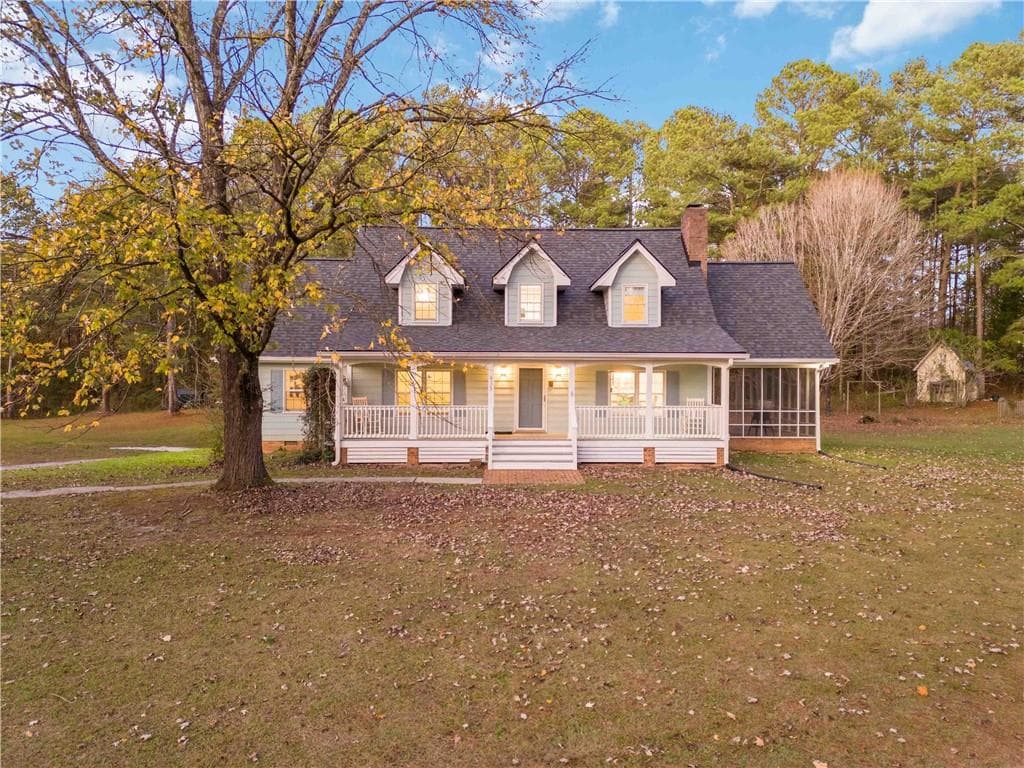 4 bedroom, 4 bathroom, 4,056 sq ft single family residence sold at 935 Old Loganville Road, Loganville, GA 30052