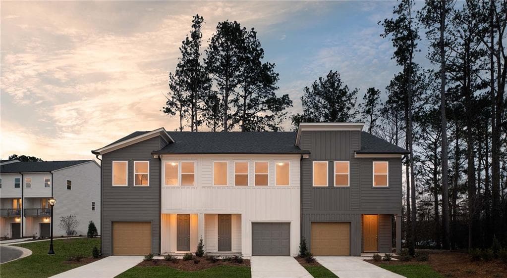 3 bedroom, 3 bathroom, 1,362 sq ft townhouse sold at 1670 Gunnin Trace, Atlanta, GA 30318