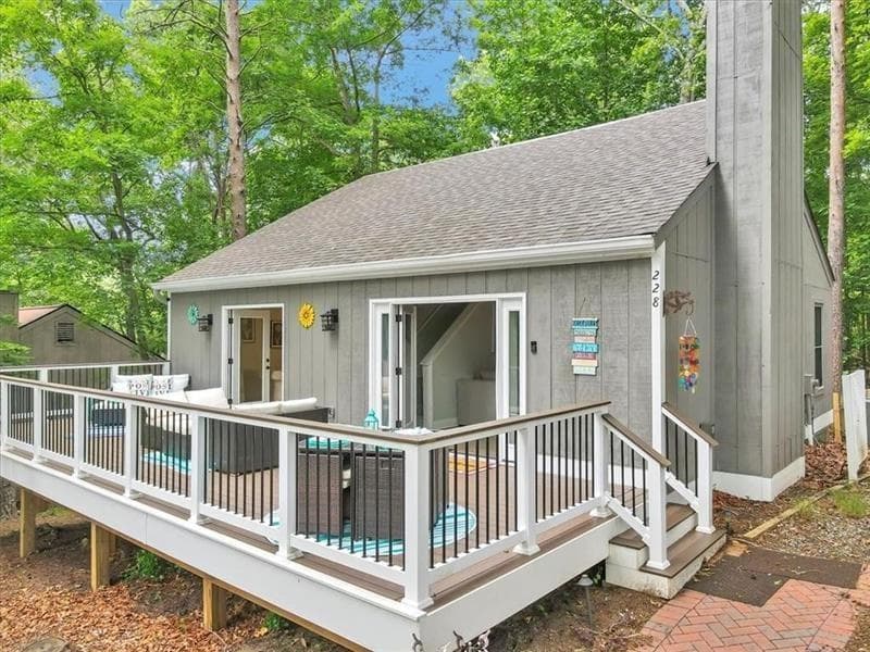 2 bedroom, 2 bathroom, 1,176 sq ft single family residence sold at 228 Narrows Drive, Waleska, GA 30183