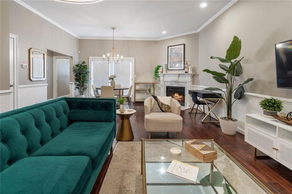 1 bedroom, 1 bathroom, 804 sq ft condominium sold at 893 Piedmont Avenue 3, Atlanta, GA 30309