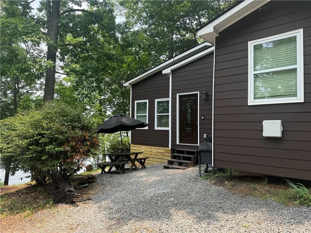 2 bedroom, 1 bathroom single family residence sold at 7 Yachting Way, Acworth, GA 30102