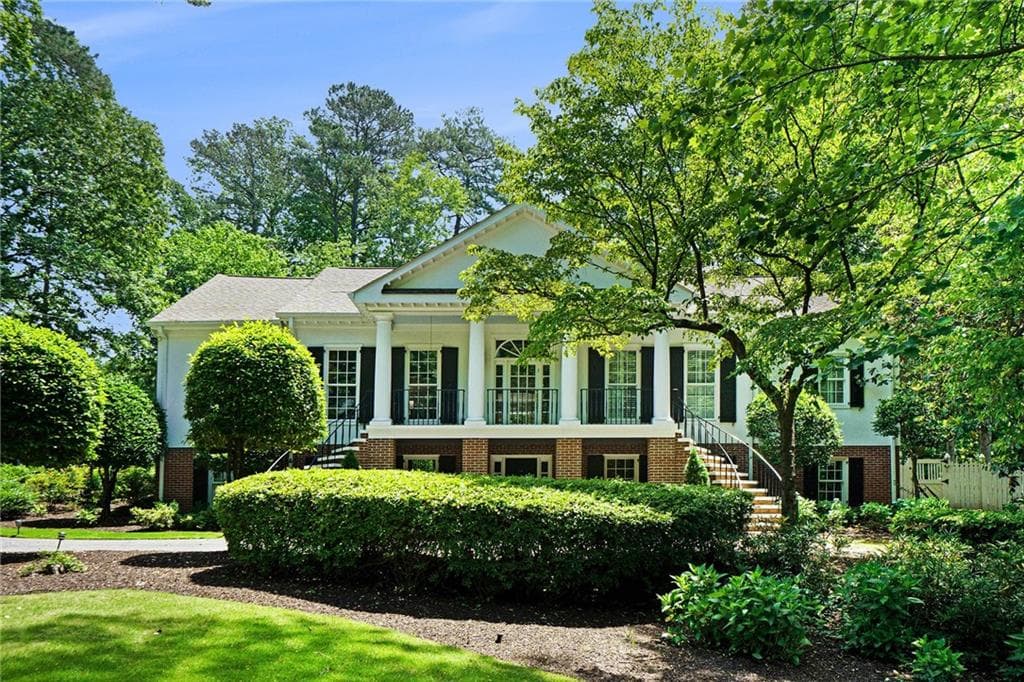 6 bedroom, 4 bathroom, 4,709 sq ft single family residence sold at 5545 Cross Gate Court, Atlanta, GA 30327