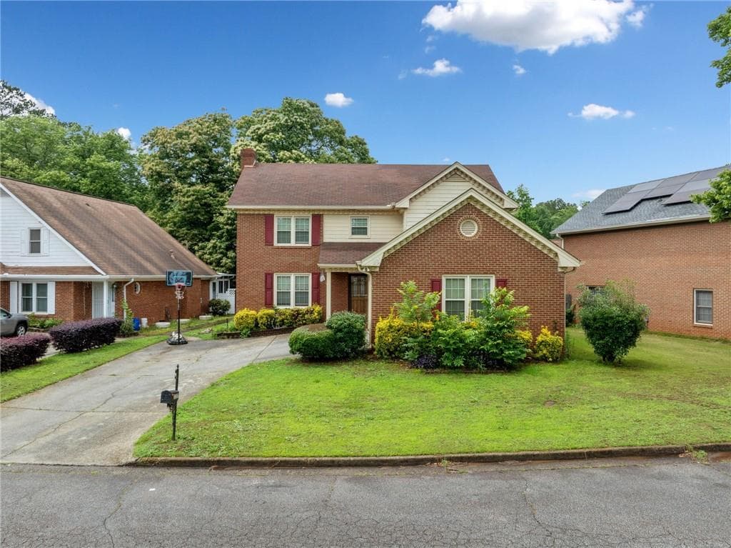 3 bedroom, 3 bathroom, 2,217 sq ft single family residence sold at 1237 Hunters Drive, Stone Mountain, GA 30083