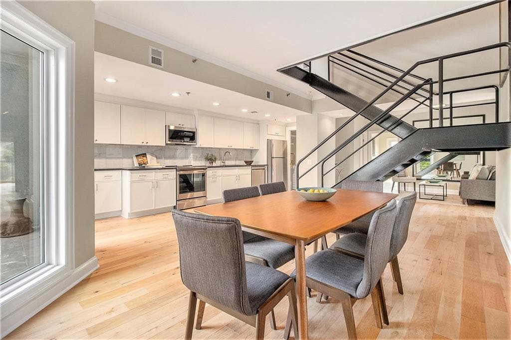 3 bedroom, 2 bathroom, 1,450 sq ft condominium sold at 587 Virginia Avenue 609, Atlanta, GA 30306