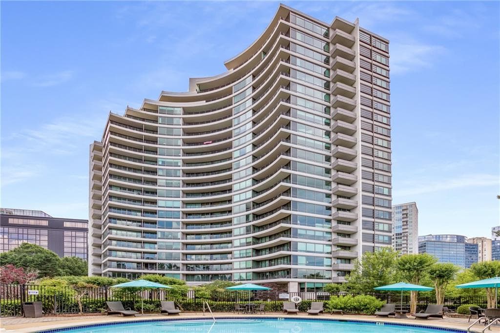 2 bedroom, 3 bathroom, 1,703 sq ft condominium sold at 700 Park Regency Place 703, Atlanta, GA 30326