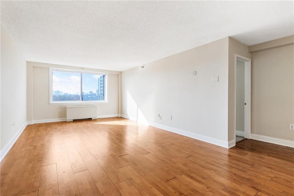 1 bedroom, 1 bathroom, 837 sq ft condominium sold at 2479 Peachtree Road 605, Atlanta, GA 30305