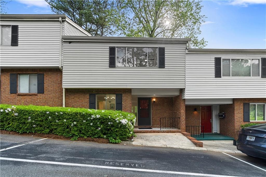 3 bedroom, 3 bathroom, 1,444 sq ft townhouse sold at 3326 Northcrest Road C, Atlanta, GA 30340