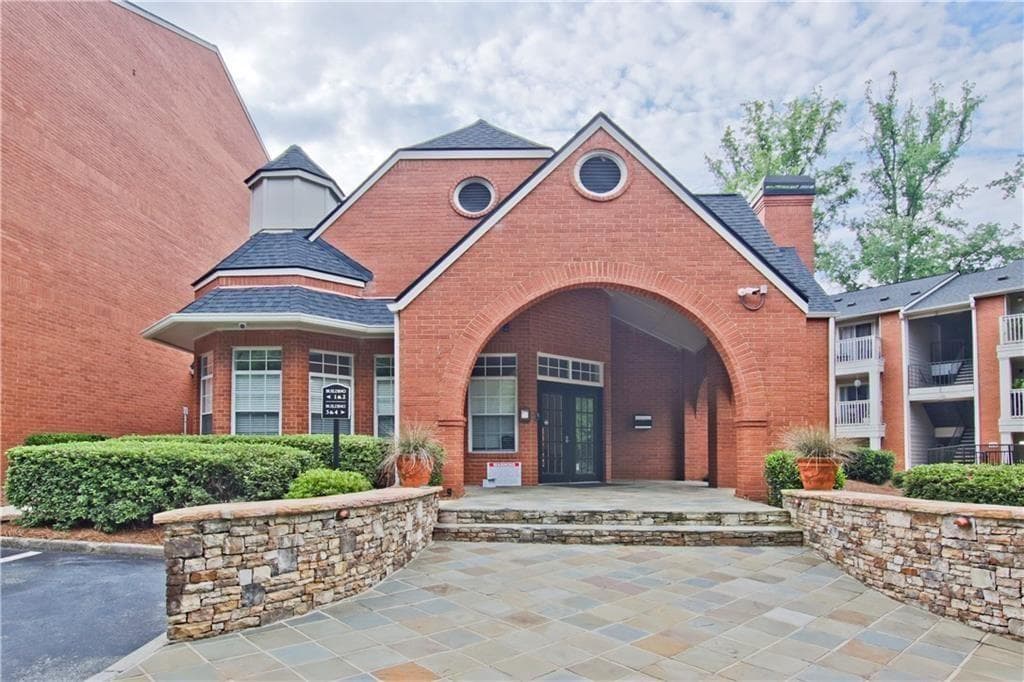 1 bedroom, 1 bathroom, 690 sq ft condominium sold at 3063 Chastain Park Court, Atlanta, GA 30342