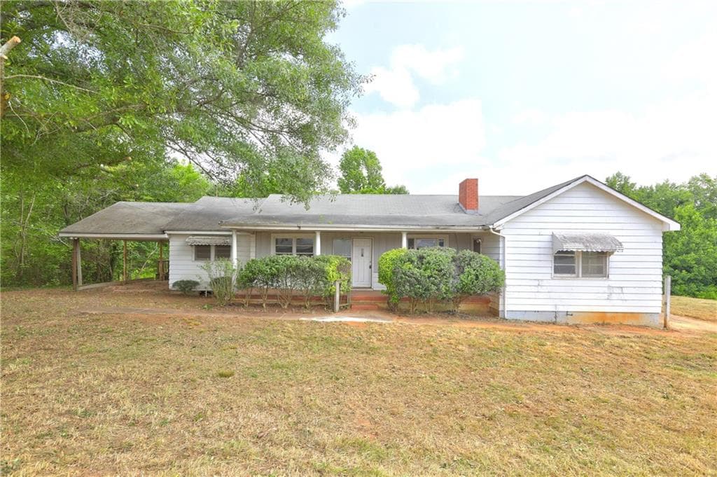 3 bedroom, 1 bathroom, 1,736 sq ft single family residence sold at 6191 Cumming Highway, Canton, GA 30115