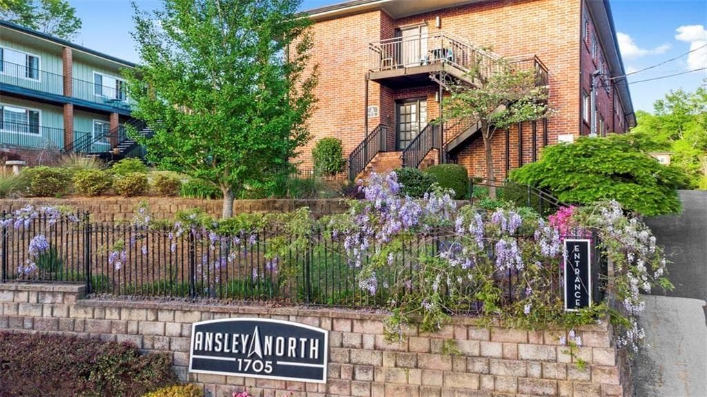 2 bedroom, 1 bathroom, 800 sq ft condominium sold at 1705 Monroe Drive D05, Atlanta, GA 30324